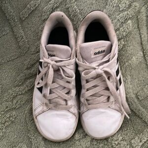 💞 Preloved Adidas Girls Sneakers 💞